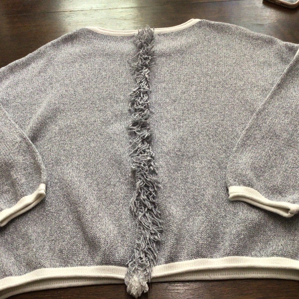 Miss Sparkling grey and white sweater with fringe on back. Size M - Picture 3 of 6